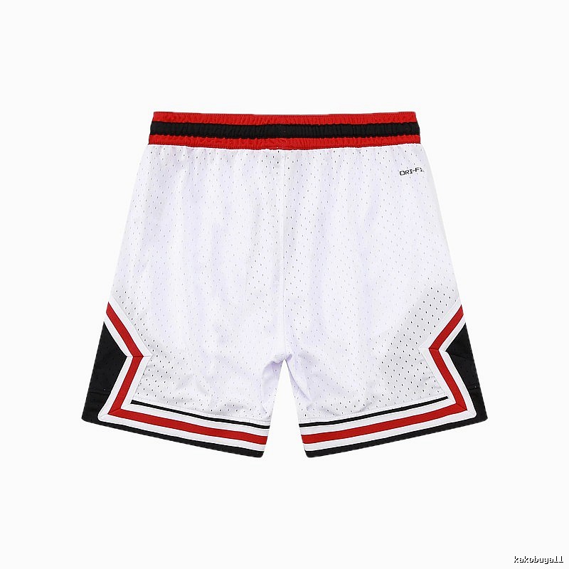 AJ sporty white shorts