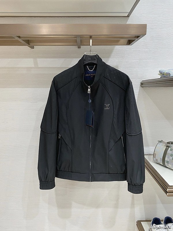 Arc’teryx Black Zip Jacket with Small Zip Jacket for Photo Ready