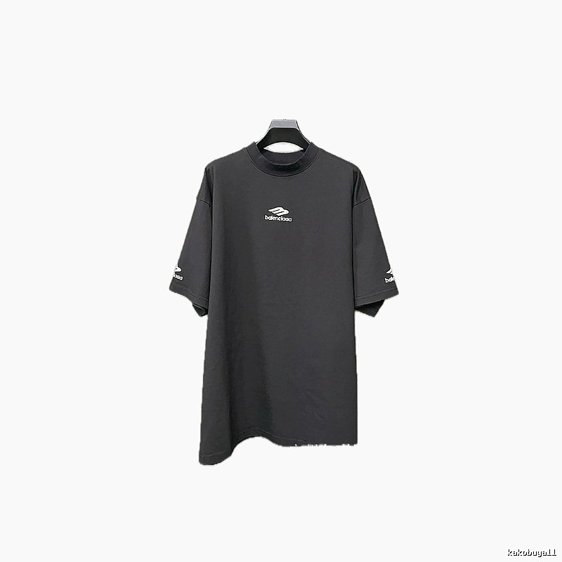 Balenciaga minimalist style black T-shirt