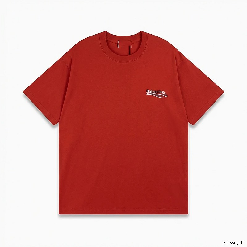 Balenciaga's simple-style red T-shirt