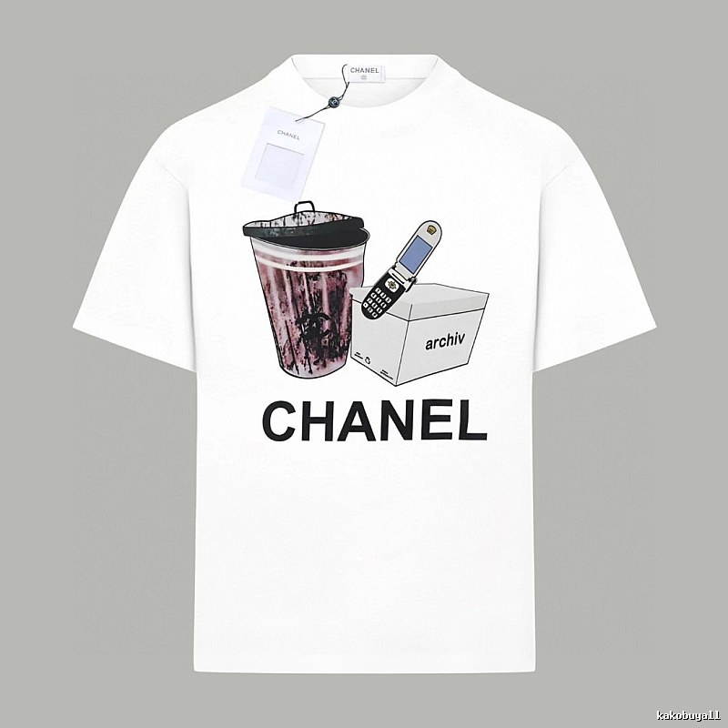 Chanel retro - style white T - shirt
