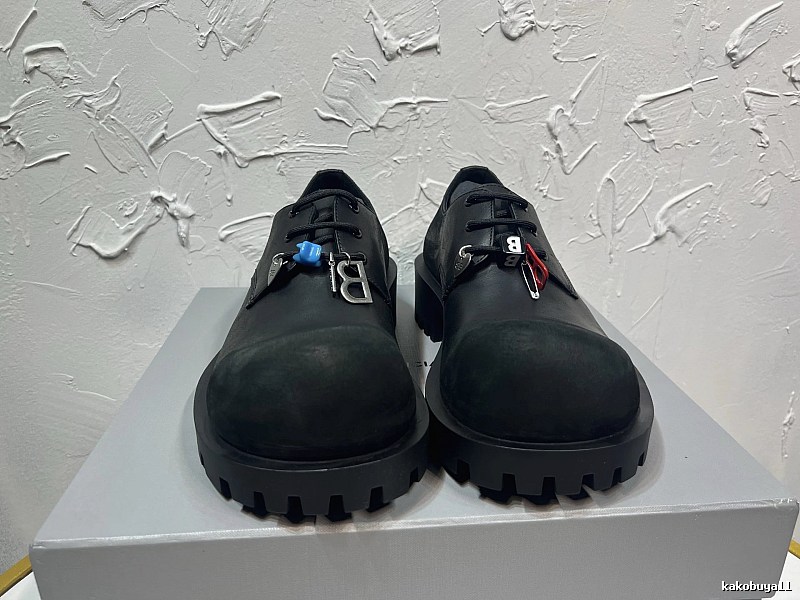 Rounded Toe Black Derby Shoe Style Edit