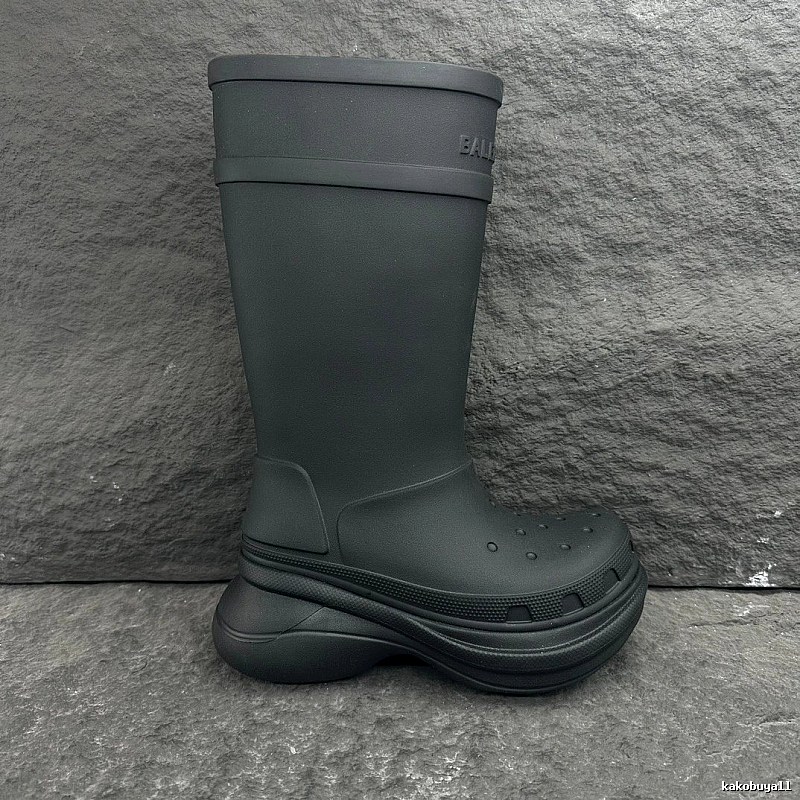 Tall Green Rubber Boot Rain Boot for Daily Rotation