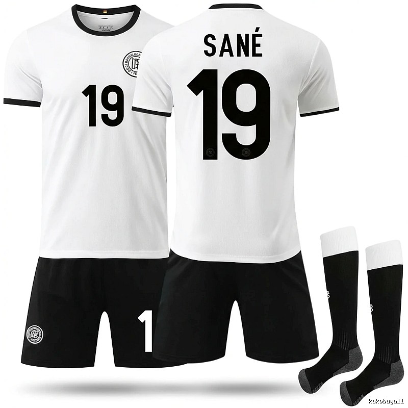 The simple black and white jersey of No. 19 of the German team.